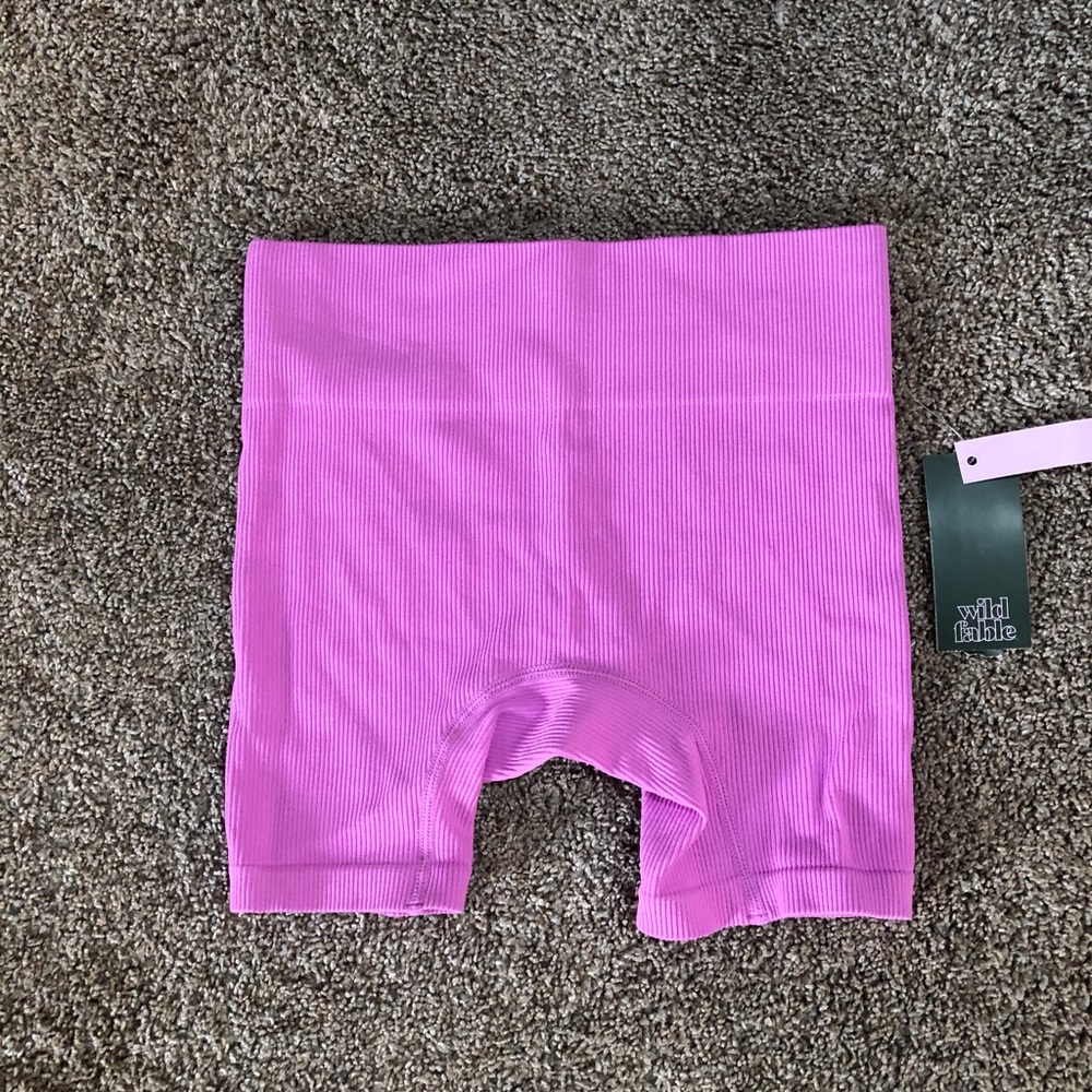 Seamless Vibrant Purple Bike Shorts